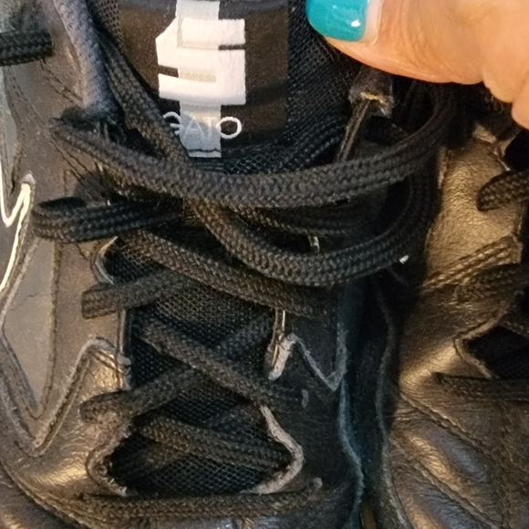 Ladies Sneakers - Picture 2 of 10